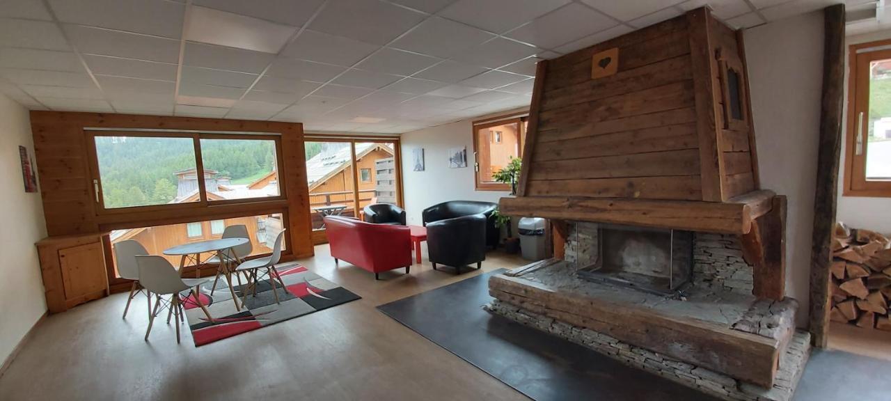 Apartamento Locabed Le Hameau Des Ecrins Puy-Saint-Vincent Exterior foto